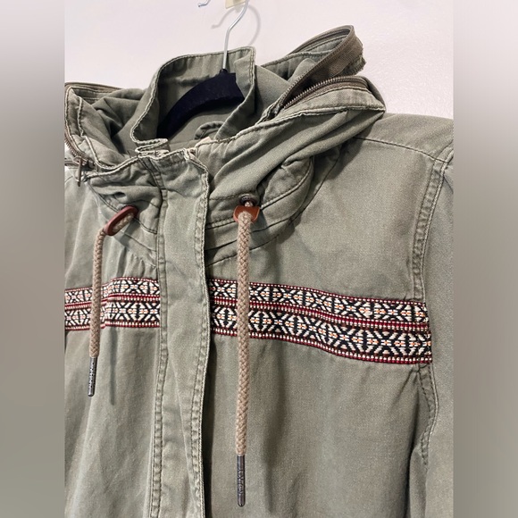 Roxy Military Green Zip Up Jacket with detailing - Picture 2 of 5